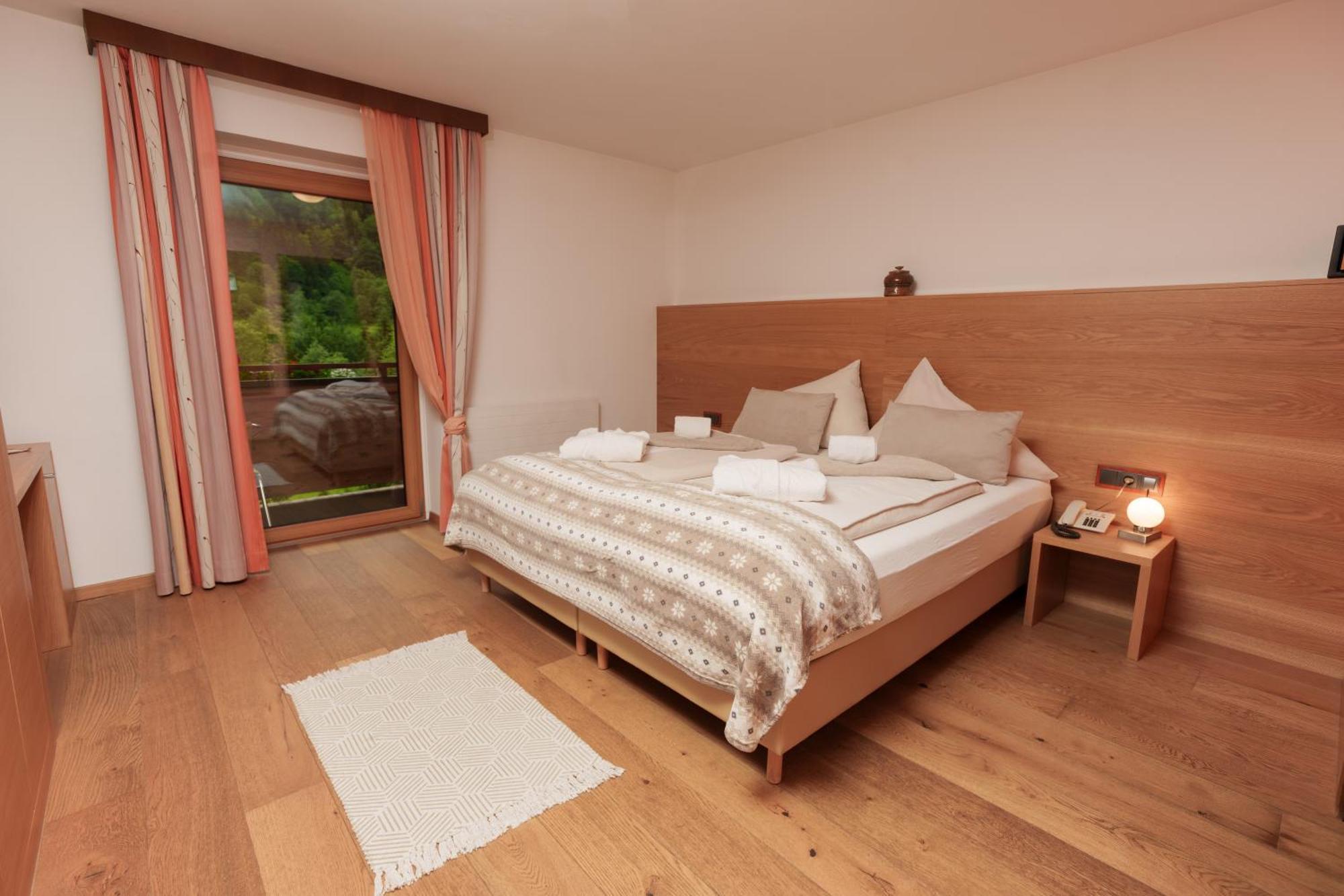 Hotel Kuenstleralm Kaprun Esterno foto