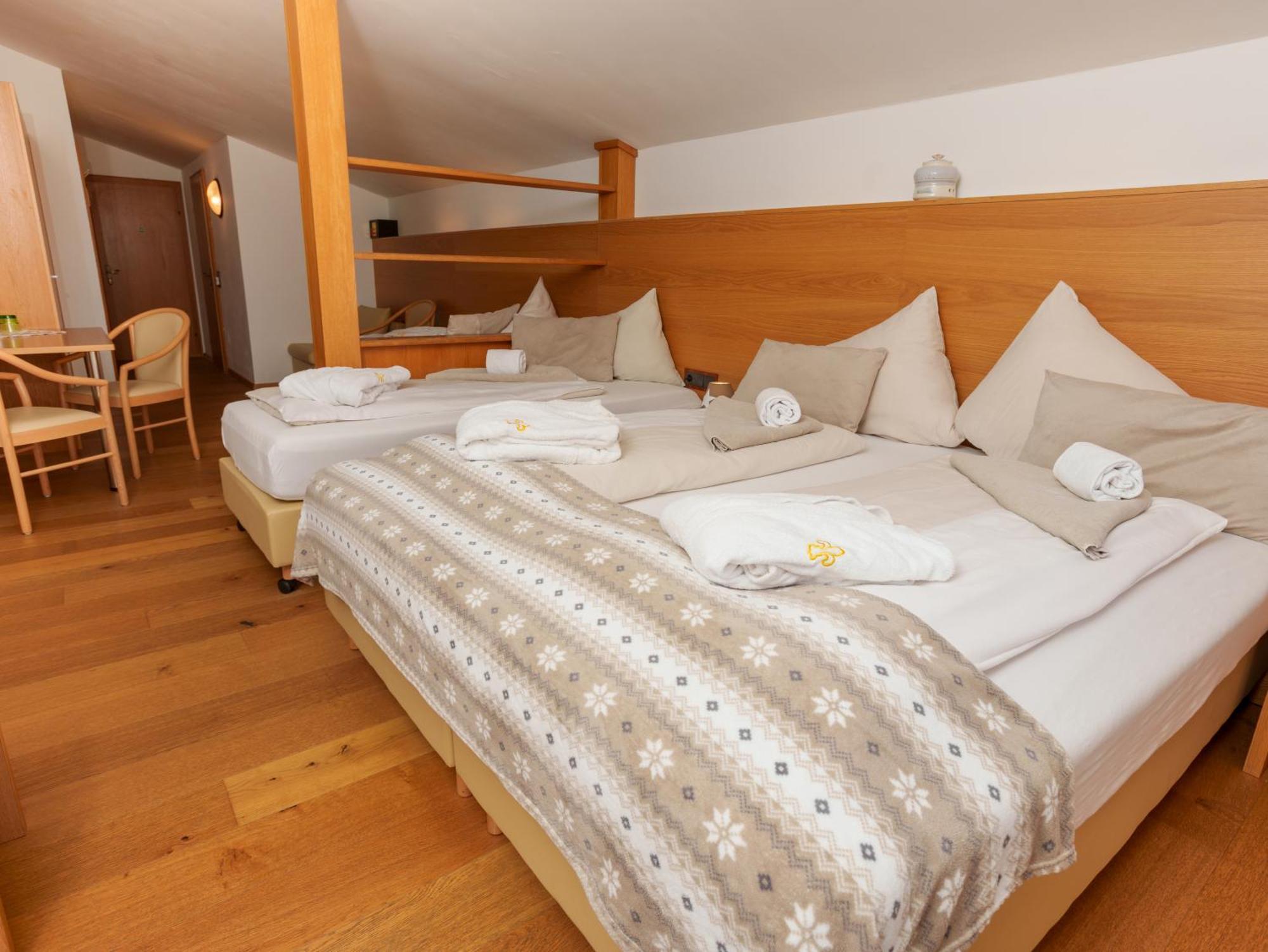 Hotel Kuenstleralm Kaprun Esterno foto