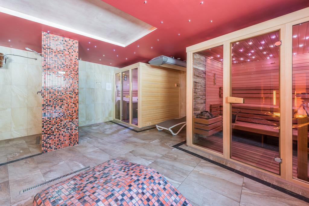 Hotel Kuenstleralm Kaprun Esterno foto