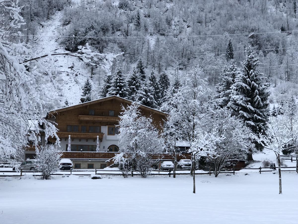 Hotel Kuenstleralm Kaprun Esterno foto